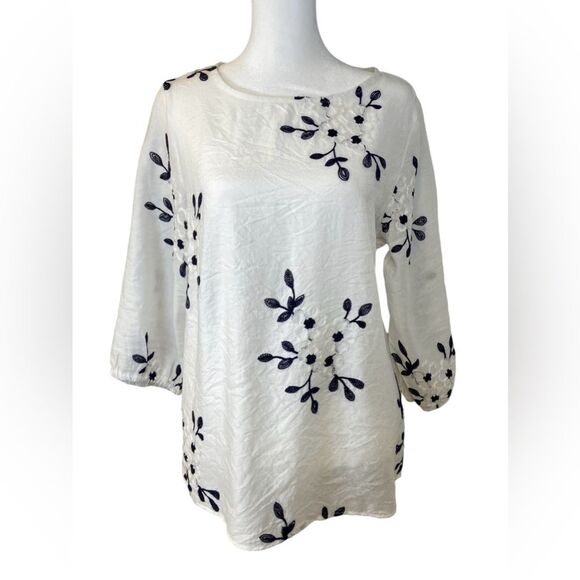Anthropologie Kindred White & Navy 3/4 Sleeve Blouse Size Medium Petite - Picture 1 of 10